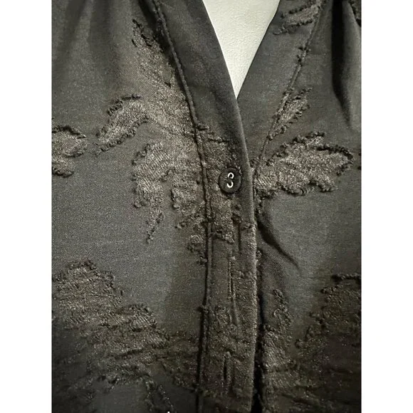 Umgee Solid Color Floral Burnout Top in Black Small - Picture 3 of 12